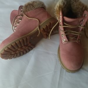 Girls Fur pink timberland boots